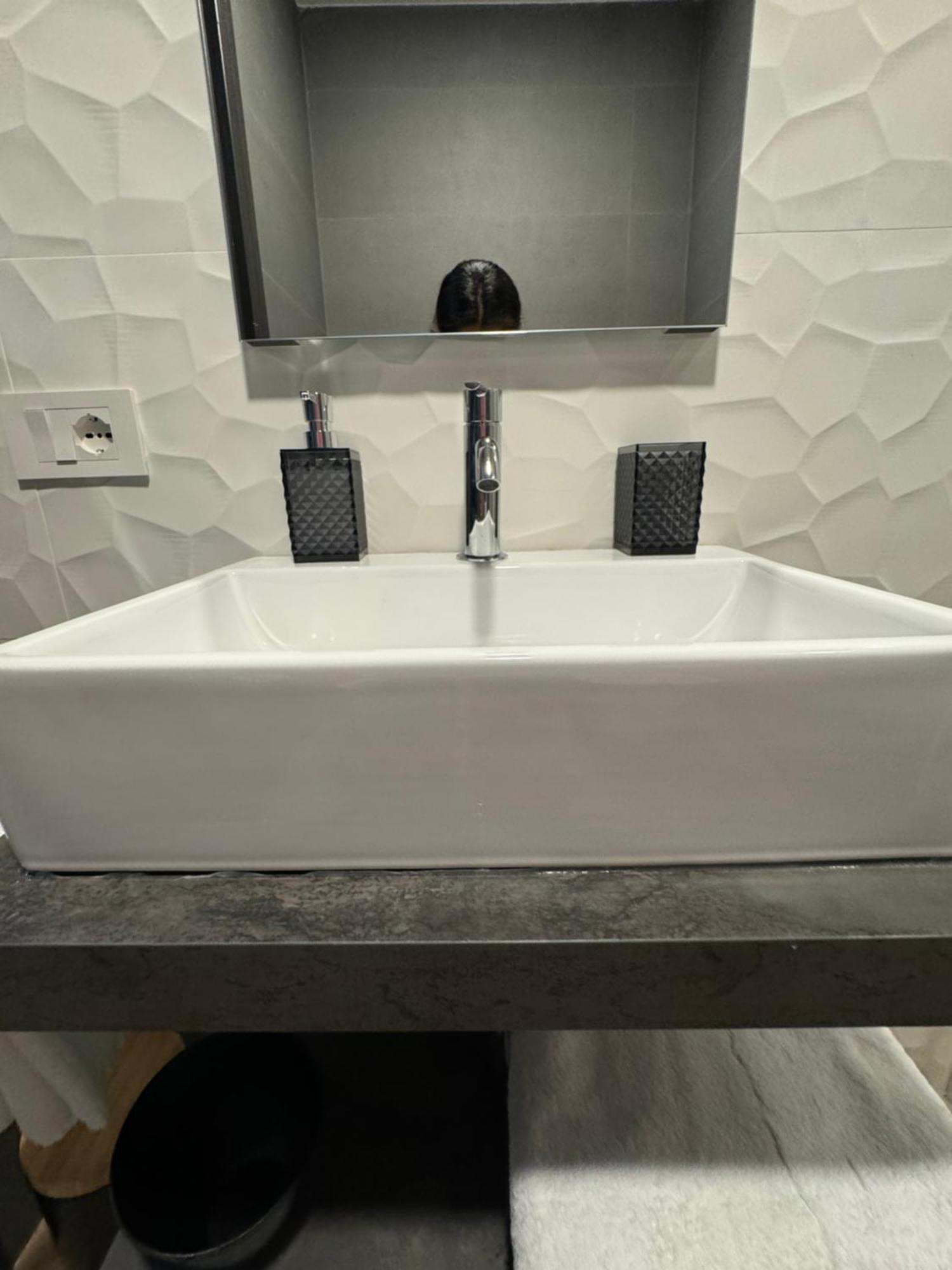 Sky Luxury Rooms نيتّونو المظهر الخارجي الصورة